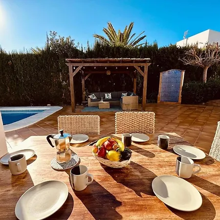 Villa 3 Bedroom With Private Pool In Javea